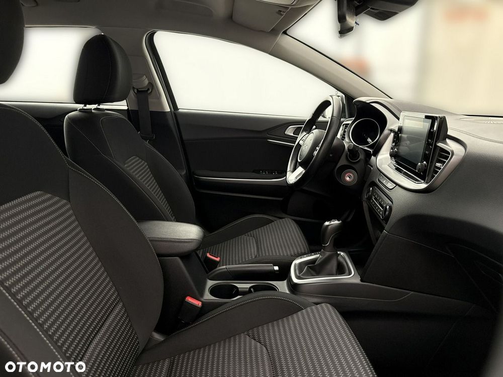 Kia Ceed - 23