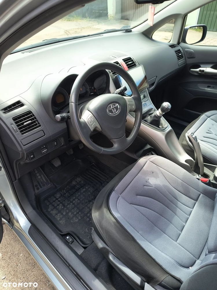 Toyota Auris - 14