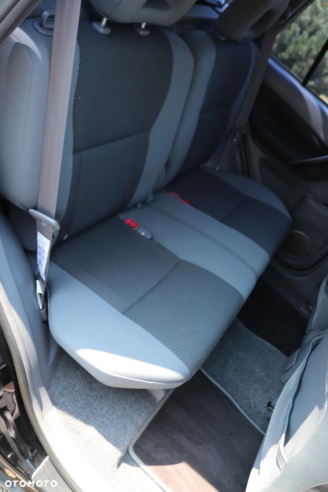 Toyota RAV4 2.0 VVT-i 4x4 - 26