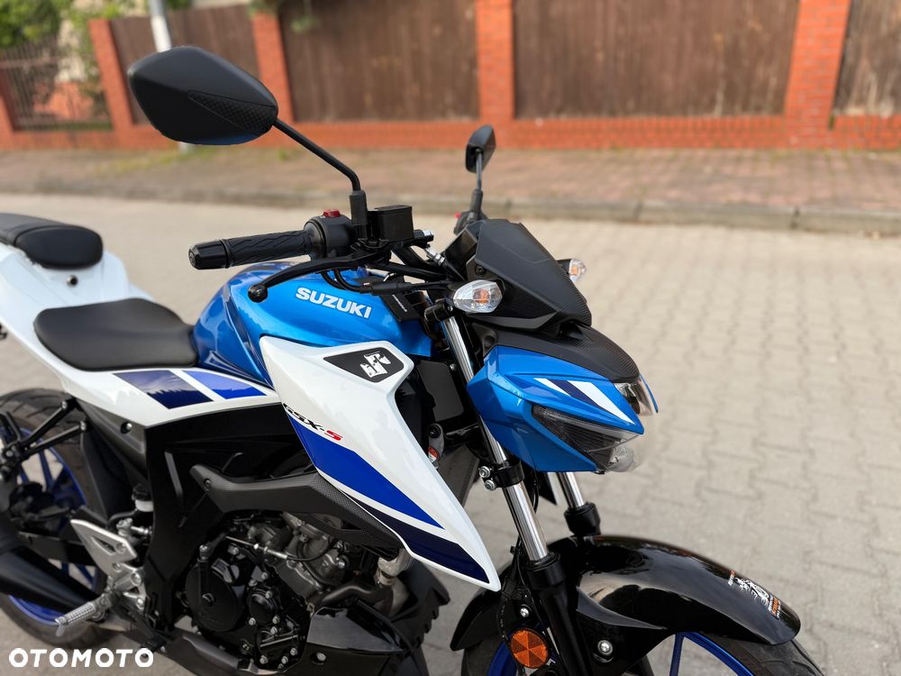 Suzuki GSX - 4