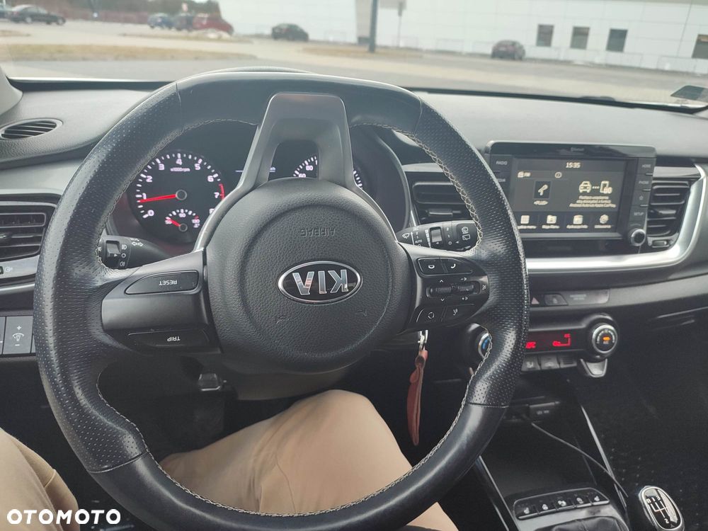Kia Stonic 1.4 L - 14