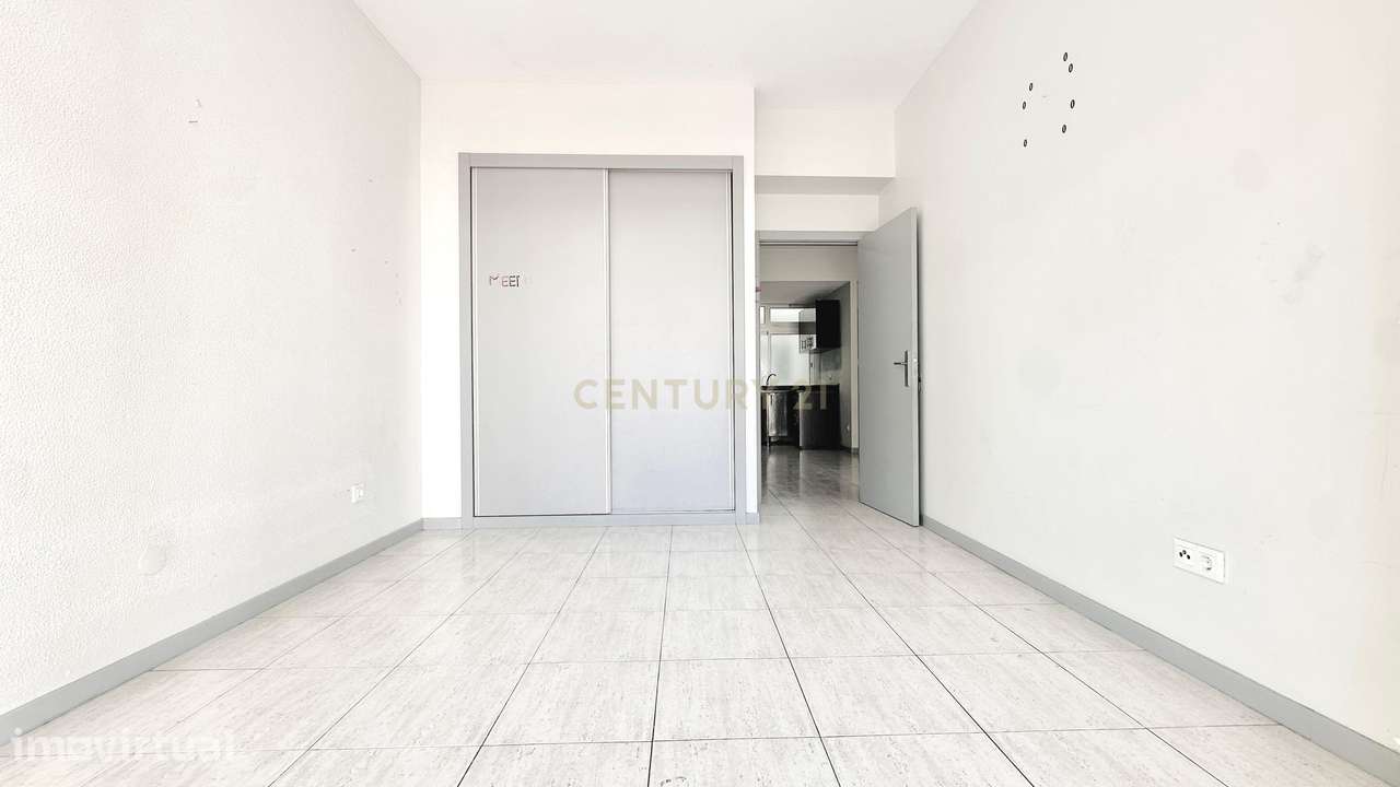 Prédio Urbano no Centro do Funchal  - Loja + 4 apartamentos + 2 T0 - Grande imagem: 5/42