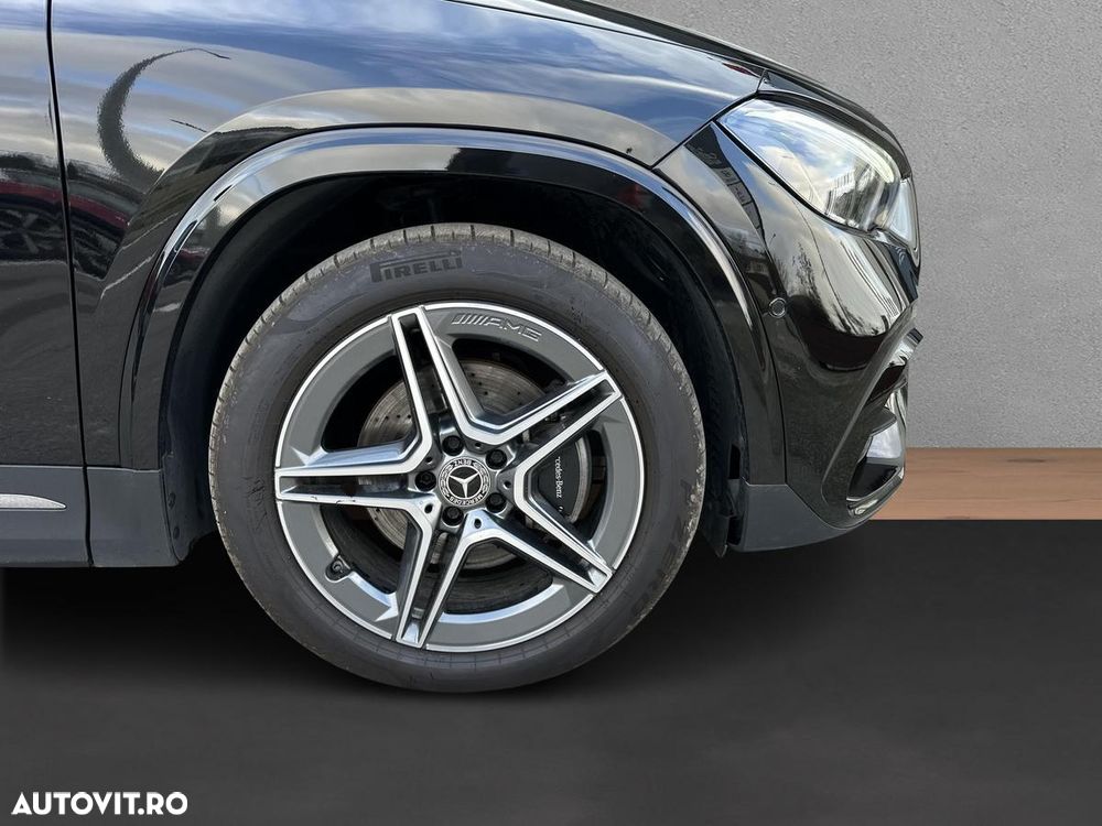 Mercedes-Benz GLA - 9