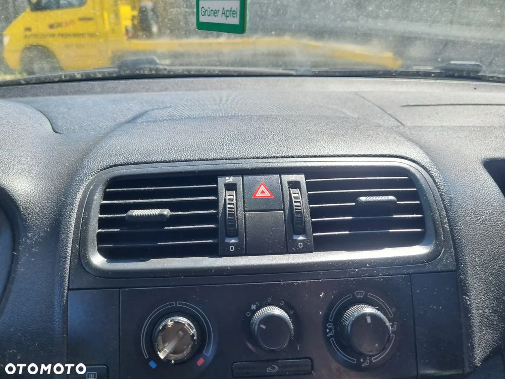 SKODA ROOMSTER I 06-15 2007 r. kratki nawiewu środkowe  * - 1