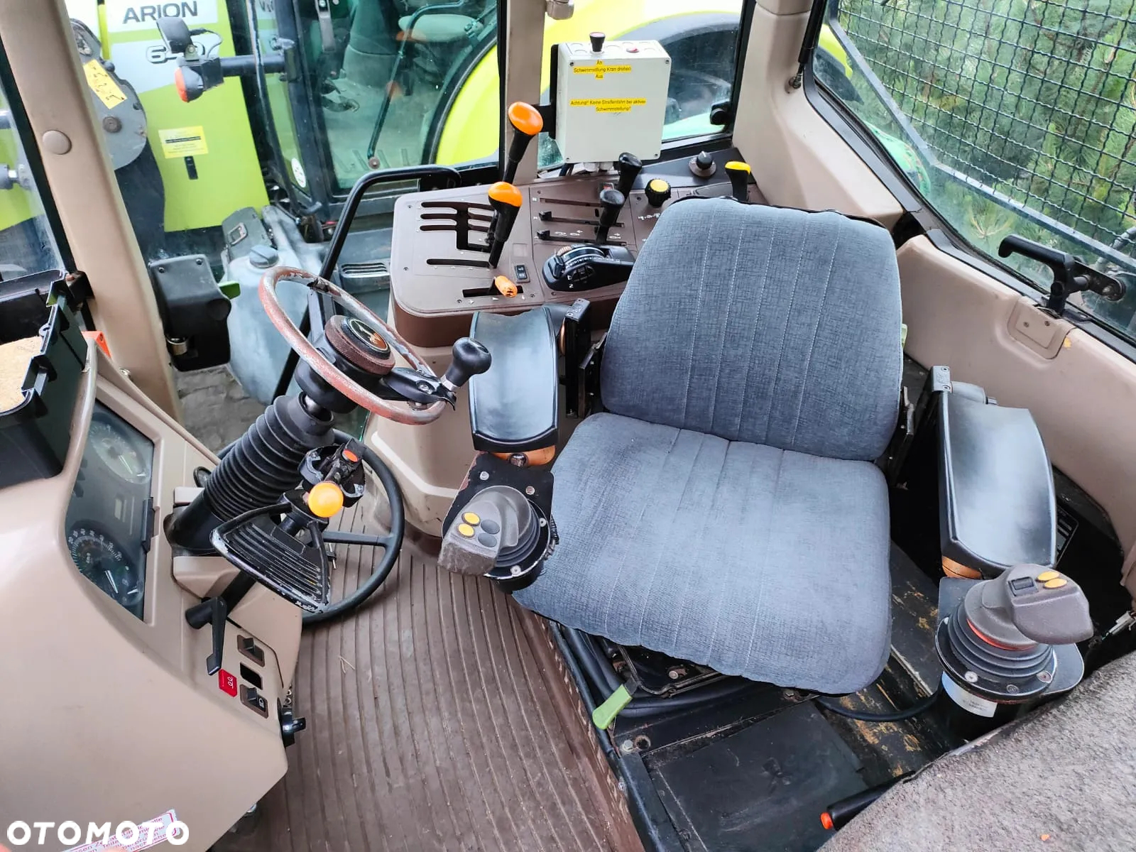 John Deere 6520 - 13
