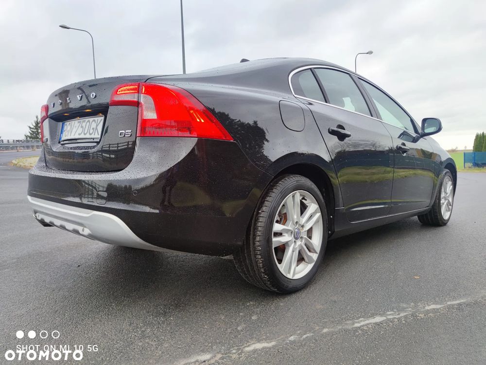 Volvo S60 D2 Momentum - 8