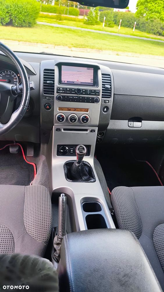 Nissan Pathfinder 2.5 dCi Premium - 23