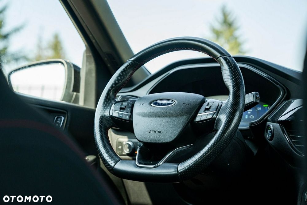 Ford Kuga - 21