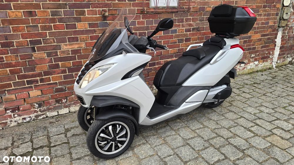 Peugeot Metropolis - 4