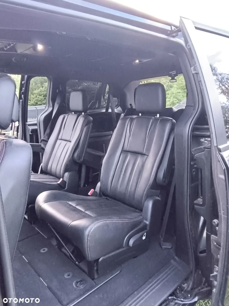 Dodge Grand Caravan 3.6 R/T - 11