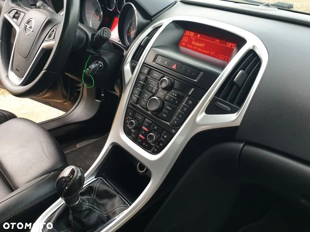 Opel Astra IV 1.4 T Cosmo - 16