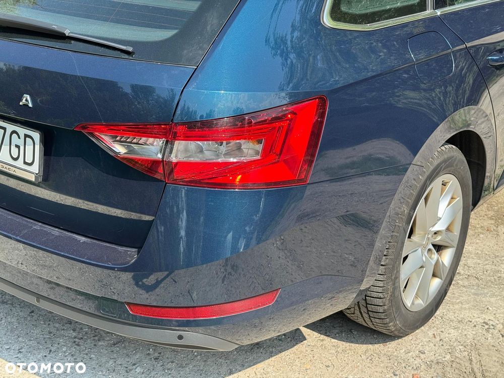 Skoda Superb 2.0 TDI SCR Ambition DSG - 31