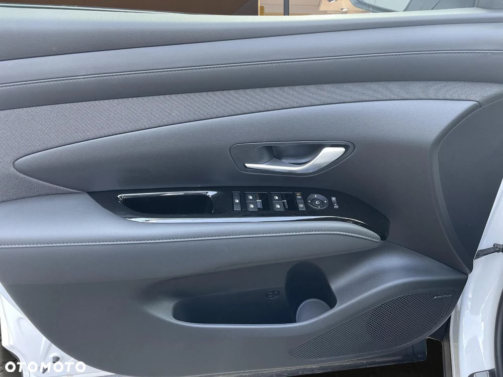 Hyundai Tucson 1.6 T-GDi HEV Executive 2WD - 11