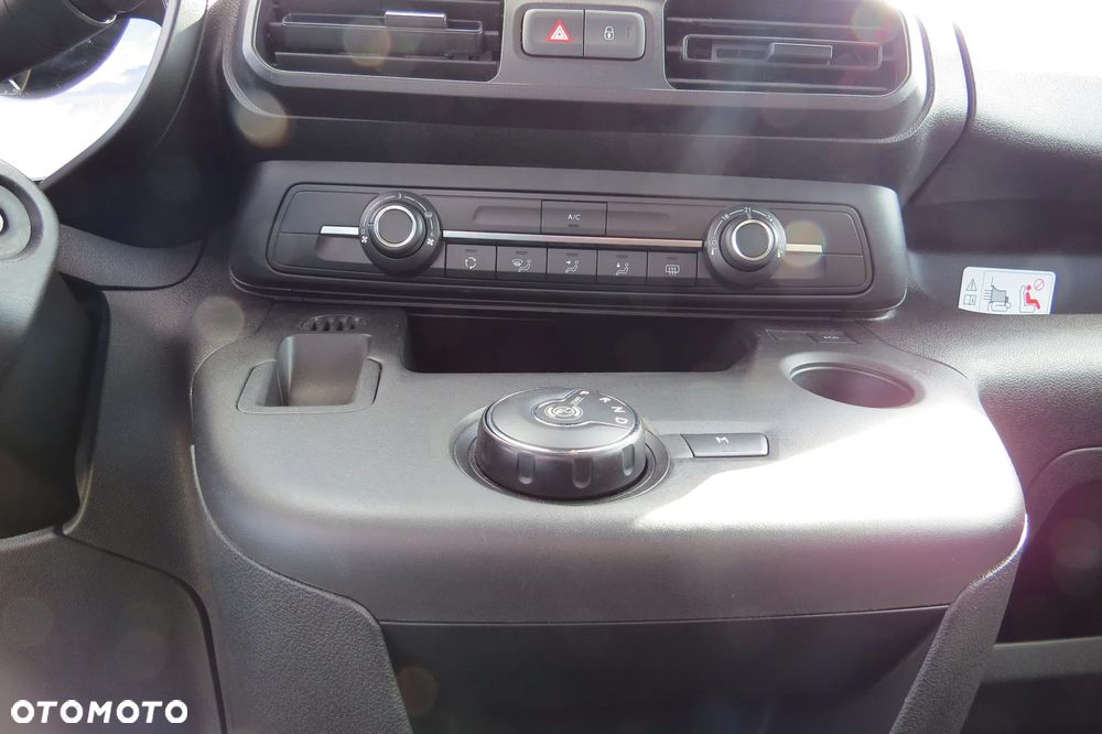 Toyota Proace City 1.2 D-4t 130km A/t Long Brygadówka - 37