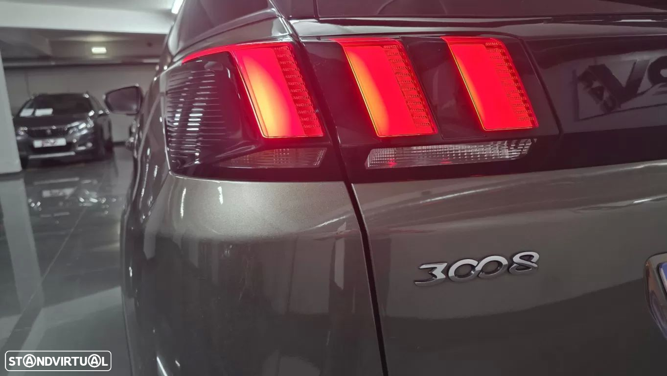 Peugeot 3008 1.2 PureTech Allure EAT6 - 32