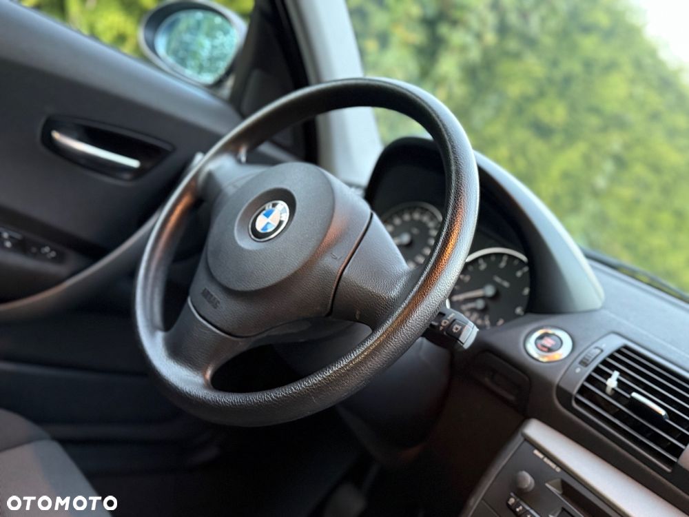 BMW Seria 1 116i - 15