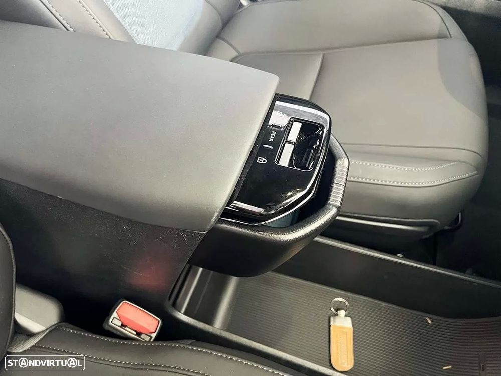 Volvo EX30 Single Motor Extended Range RWD Ultra - 17