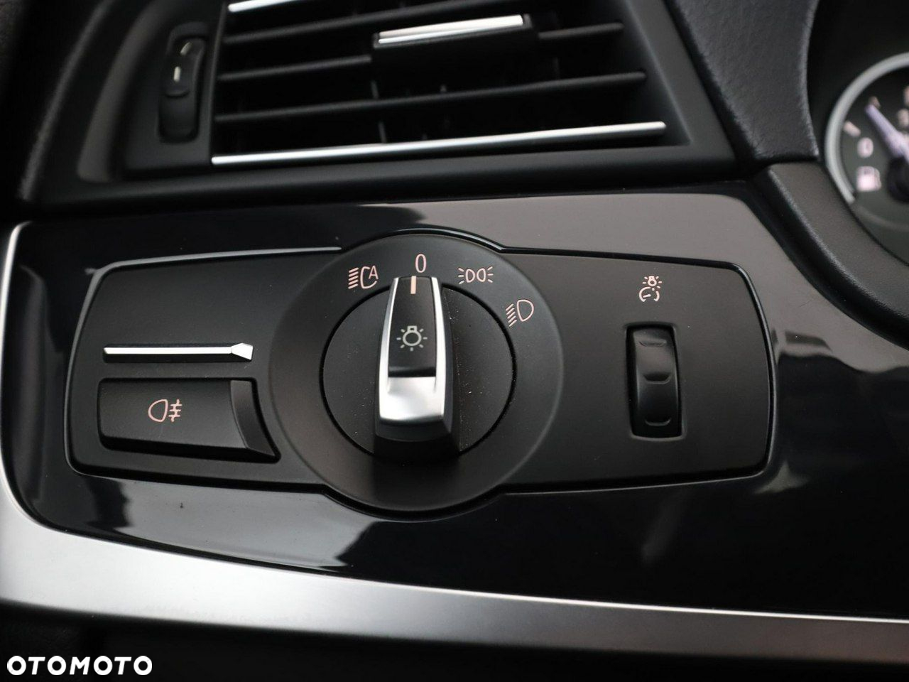 BMW Seria 5 520d - 32