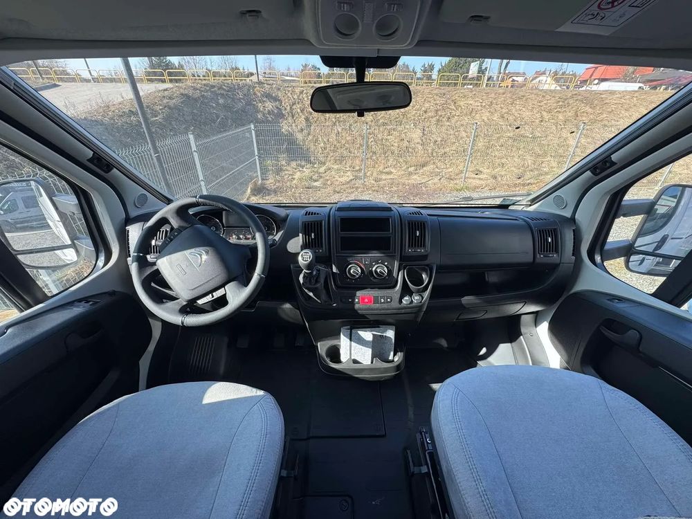 LMC Tourer Lift H730G - Kamper o DMC 3500kg dla 5ciu osób! - 10