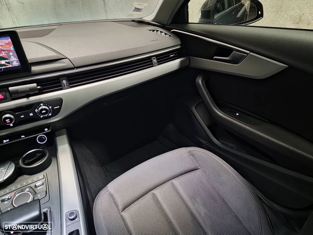 Audi A4 Avant 35 TDI S tronic - 12