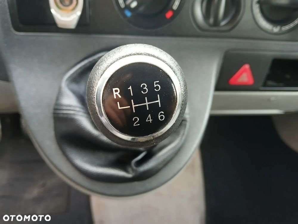 Volkswagen TRANSPORTER - 13