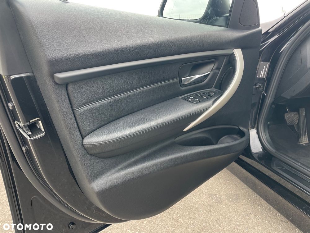 BMW Seria 3 - 16