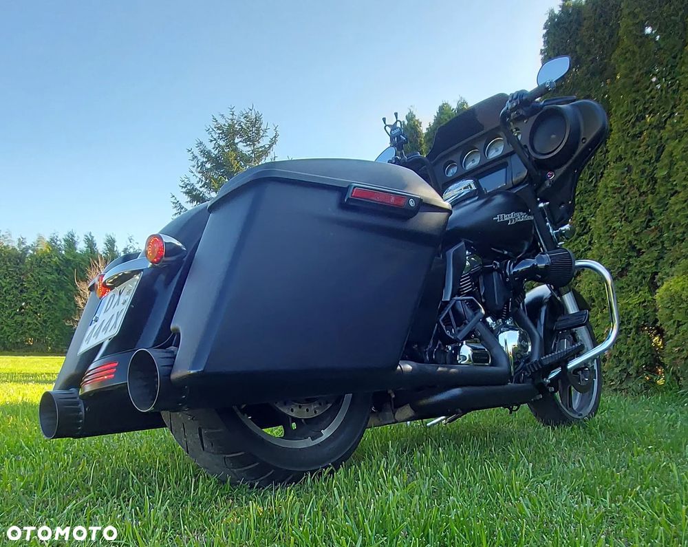 Harley-Davidson Touring Street Glide - 12