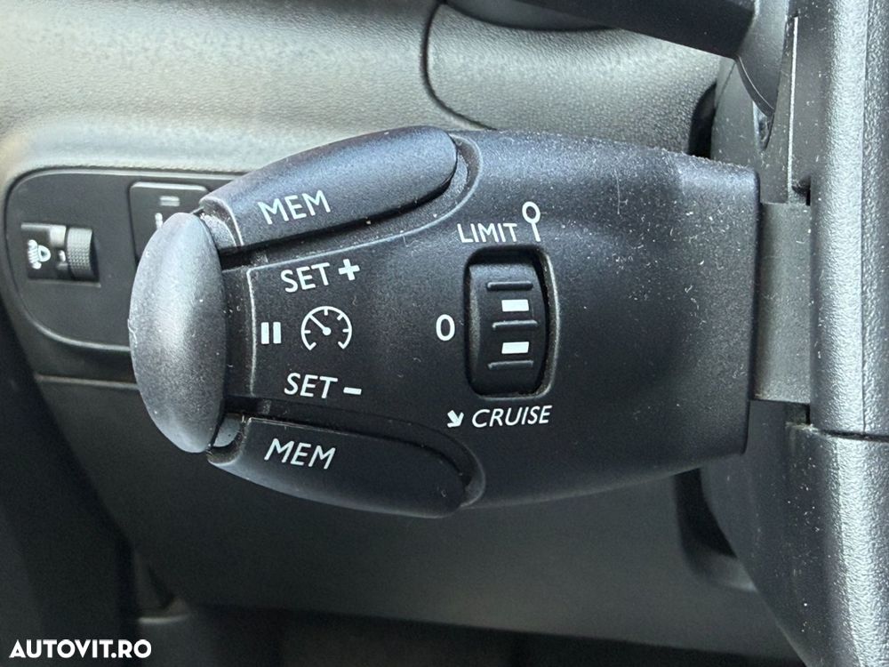 Citroën C3 1.2 PureTech S&S EAT6 Shine - 29