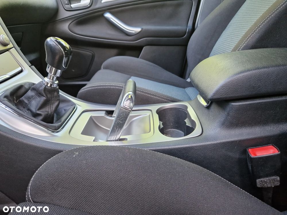 Ford S-Max 2.0 TDCi DPF Ambiente - 22