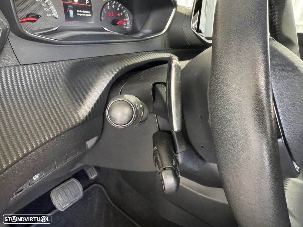 Peugeot 2008 1.2 PureTech Allure Pack EAT8 - 13