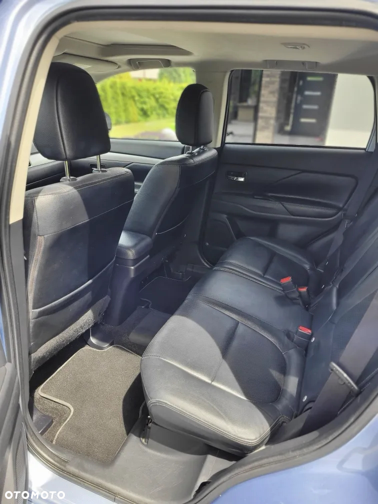 Mitsubishi Outlander - 7