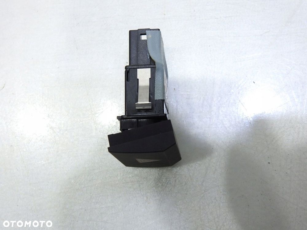 PRZYCISK ŚWIATEŁ AWARYJNYCH AUDI A3 8P LIFT - 5
