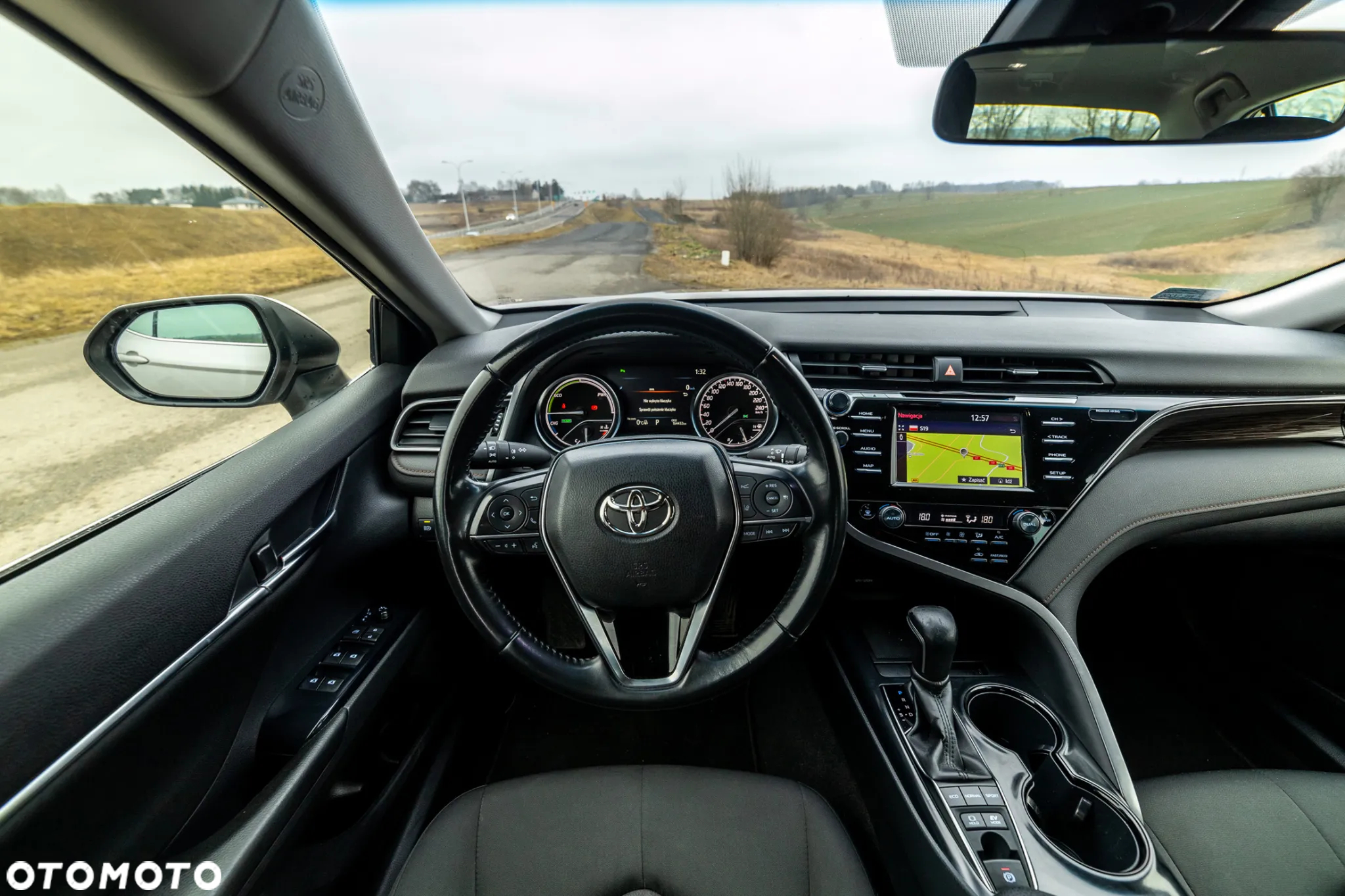 Toyota Camry 2.5 Hybrid Comfort CVT - 11