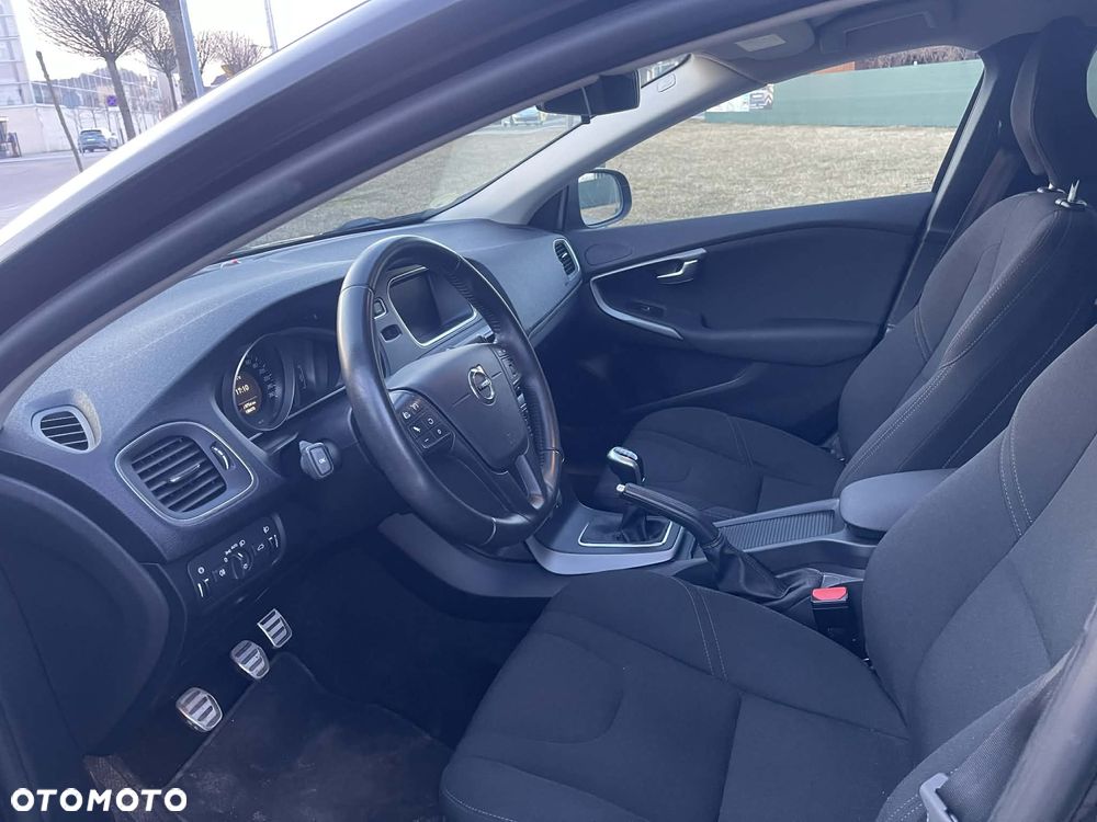 Volvo V40 D2 Momentum - 10