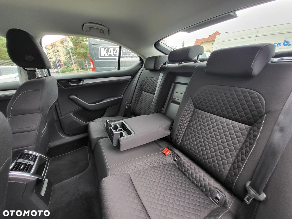 Skoda Superb 2.0 TSI Ambition DSG - 9
