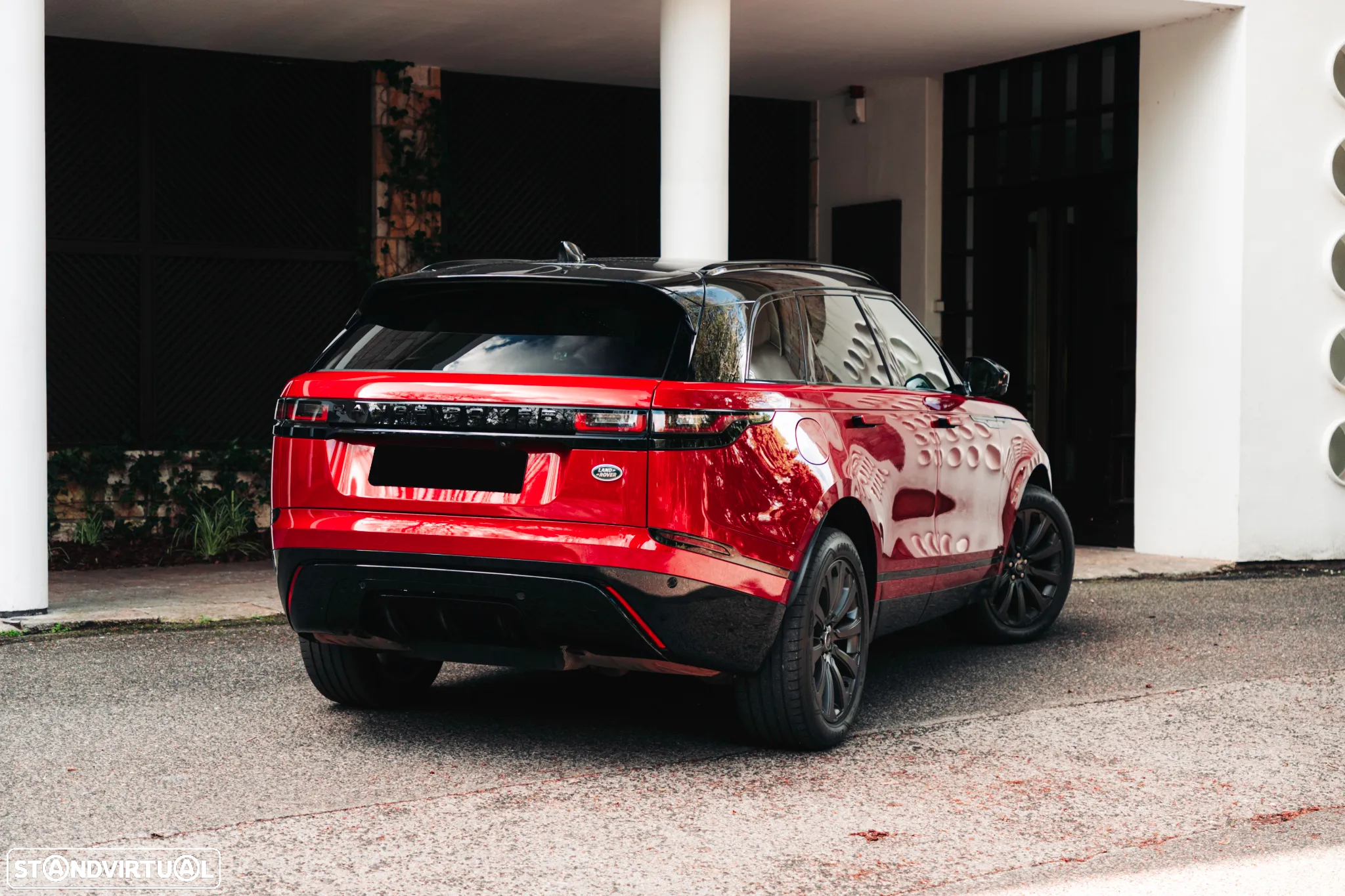 Land Rover Range Rover Velar 2.0 P400e AWD R-Dynamic - 24