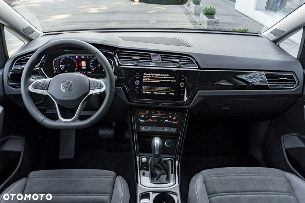 Volkswagen Touran - 16