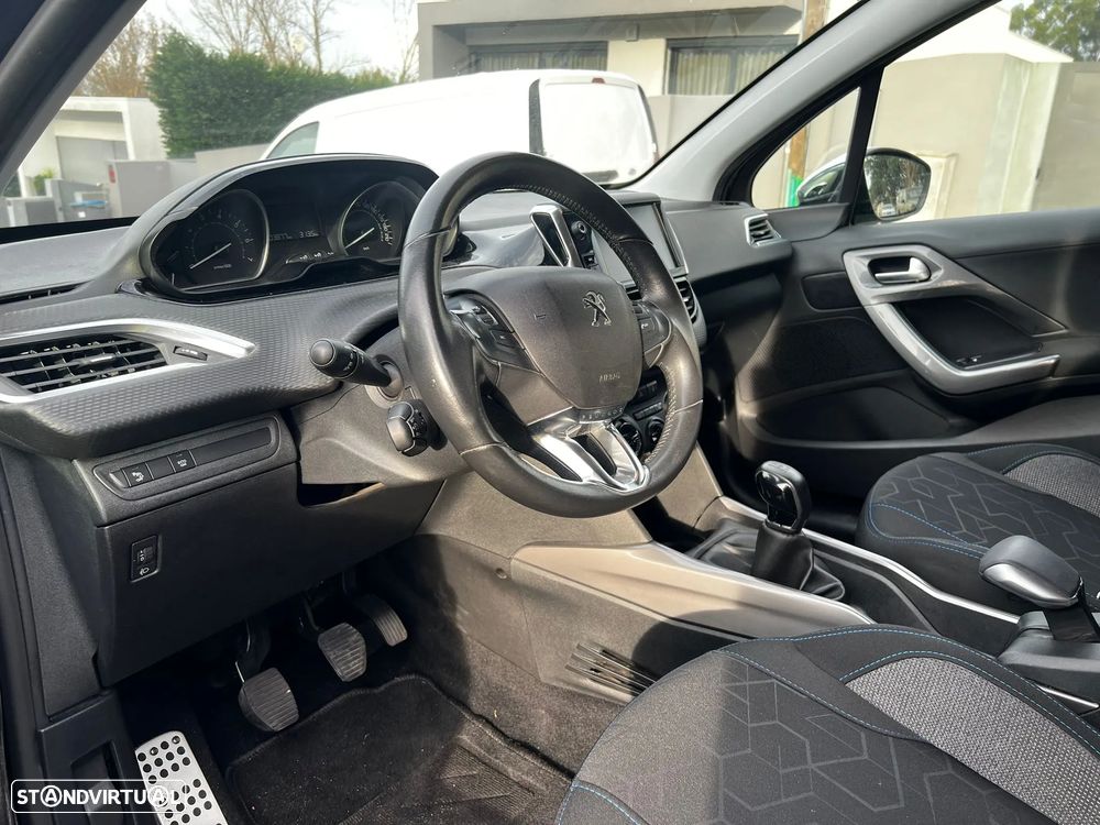 Peugeot 2008 1.2 PureTech Allure - 10