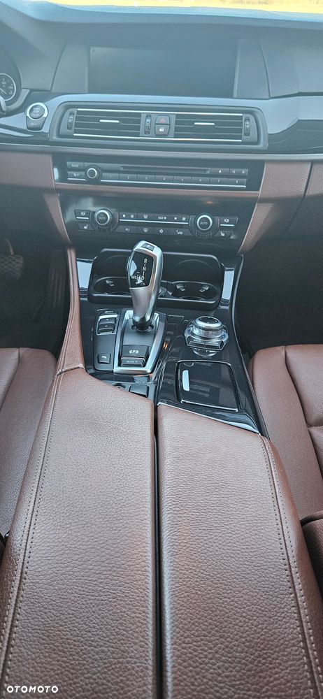 BMW Seria 5 525d Modern Line - 10