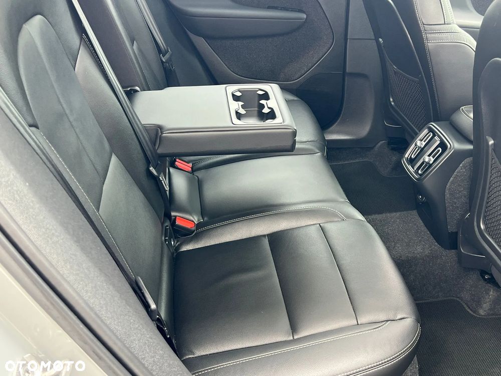 Volvo XC 40 - 21