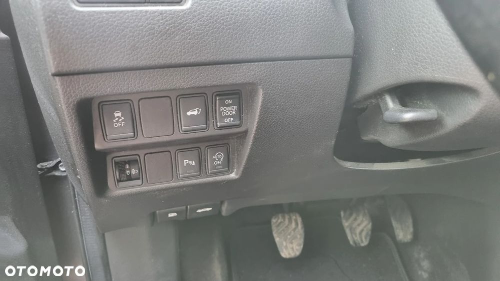 Nissan X-Trail 1.6 DCi N-Connecta 2WD 7os - 21