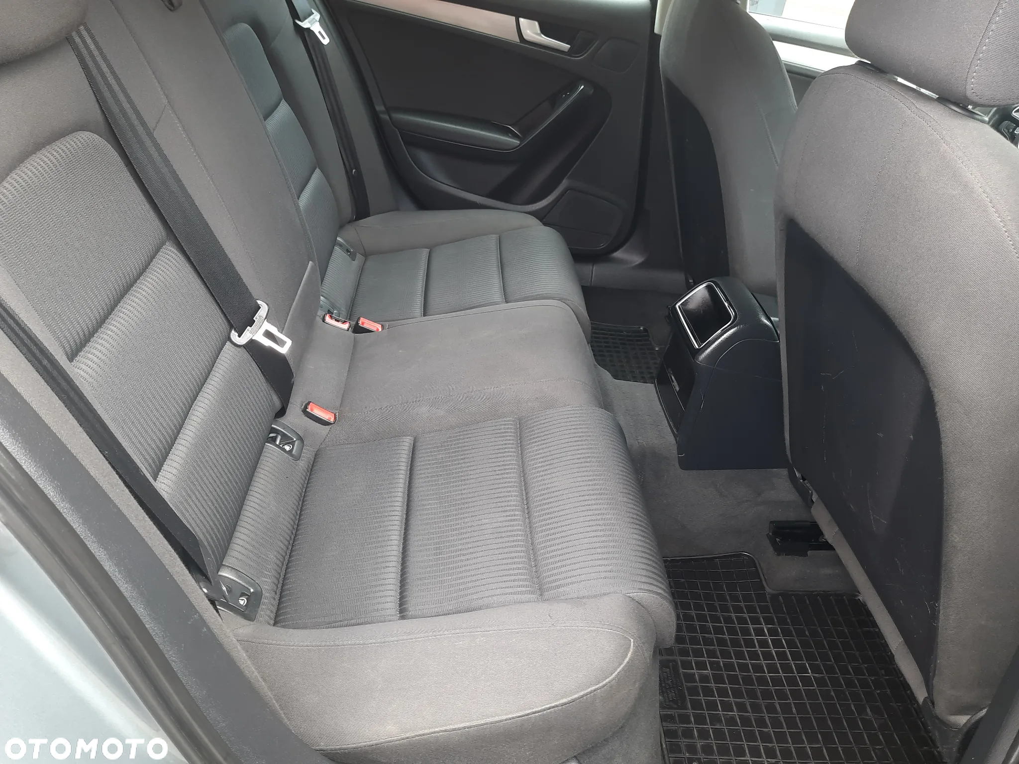 Audi A4 Avant 2.0 TDI DPF Ambiente - 12
