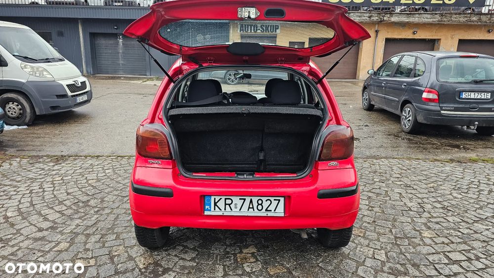 Toyota Yaris 1.4 D-4D Base - 10