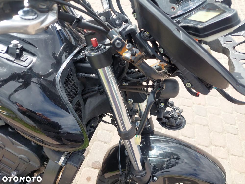 Honda CBF - 12