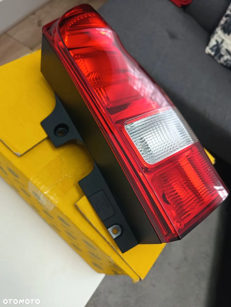 Nowa lampa tylna prawa Mercedes V-klasa VITO W447 LIFT 2SK011581 - 2