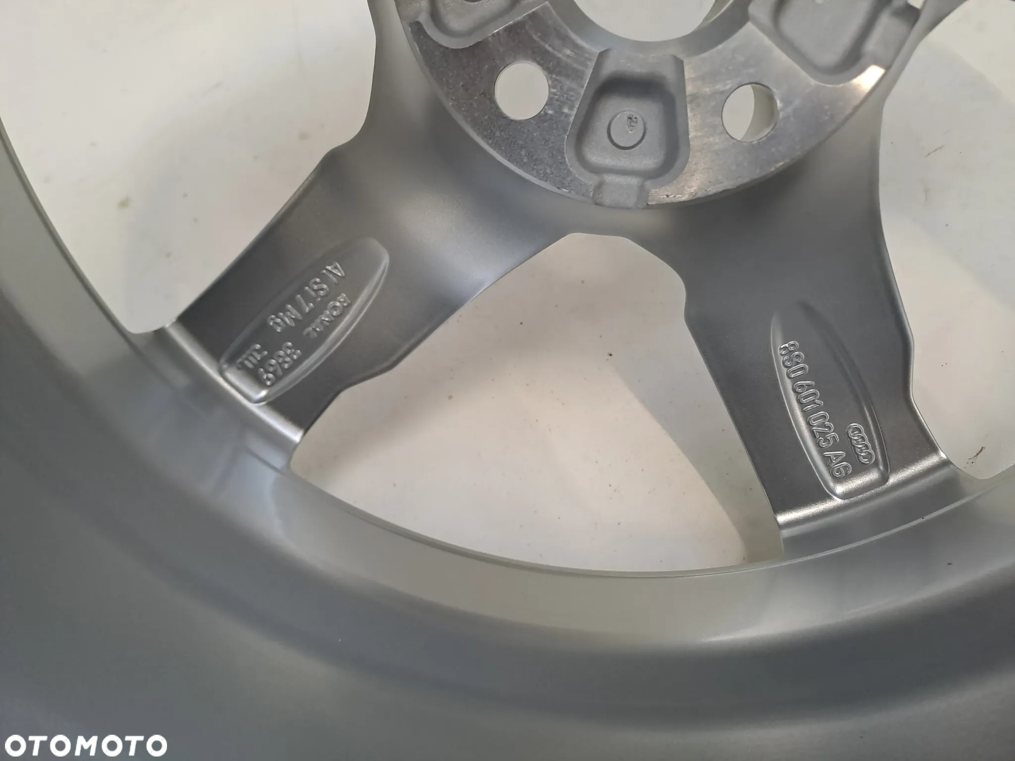 FELGI ALUMINIOWE 5x112 8Jx19 CALI ET52 8S0601025AG AUDI TT A3 A4 A5 A6 DEMO Komplet - 7