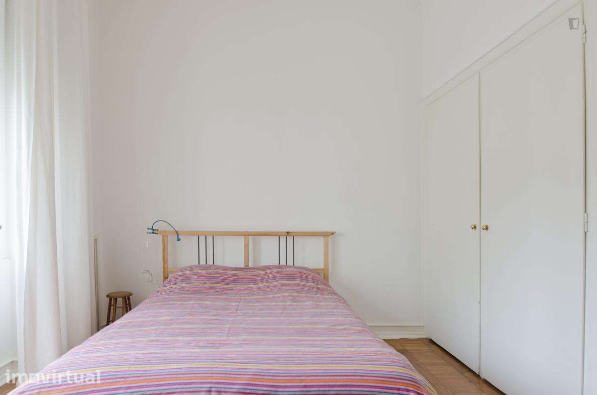 Quarto - localizado em Marquês de Pombal Lisbon - Grande imagem: 4/19