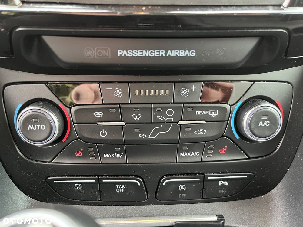 Ford Tourneo Connect 1.5 EcoBlue Titanium - 23