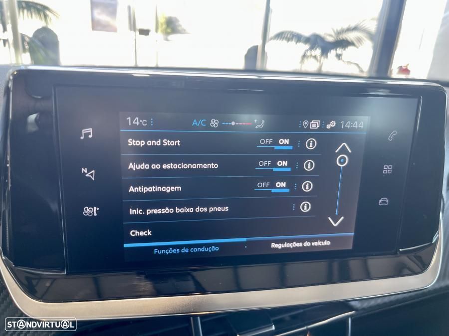 Peugeot 2008 1.2 PureTech Active Pack - 18