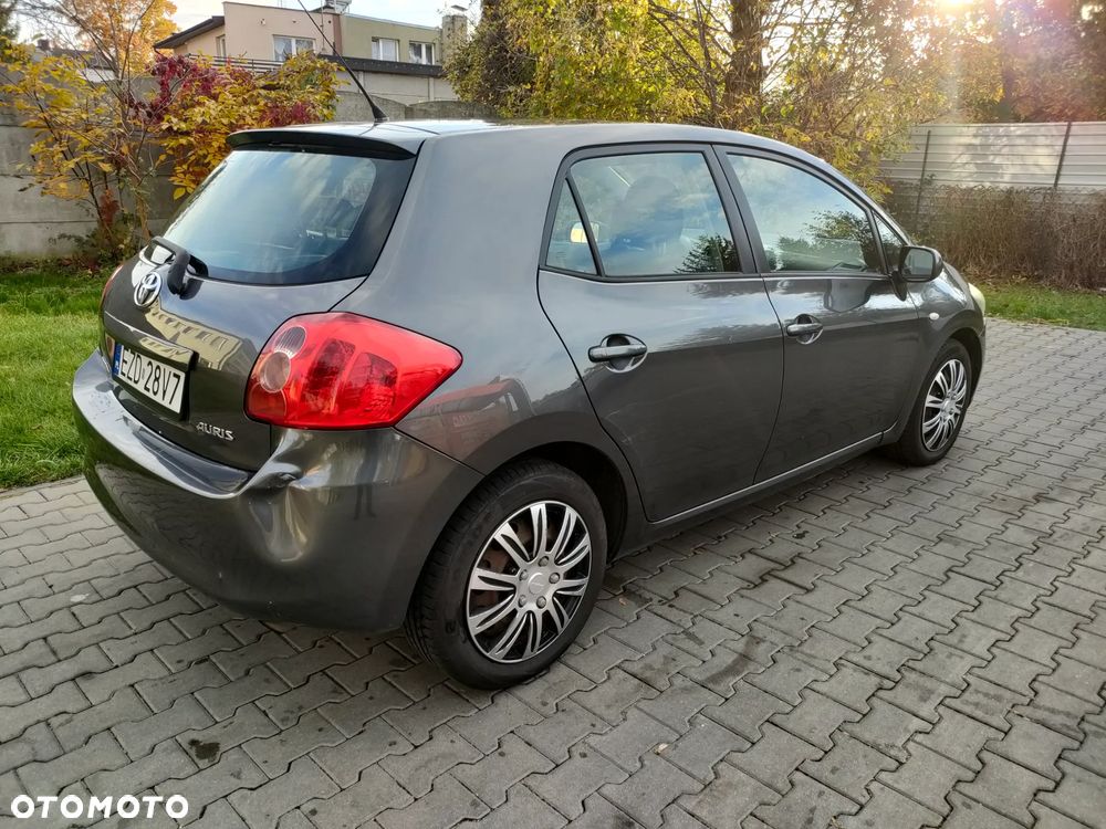 Toyota Auris 2.0 D-4D Sol - 3